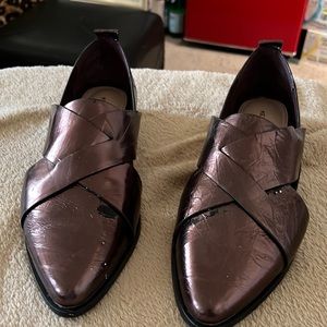 Fancy copper low heel shoes